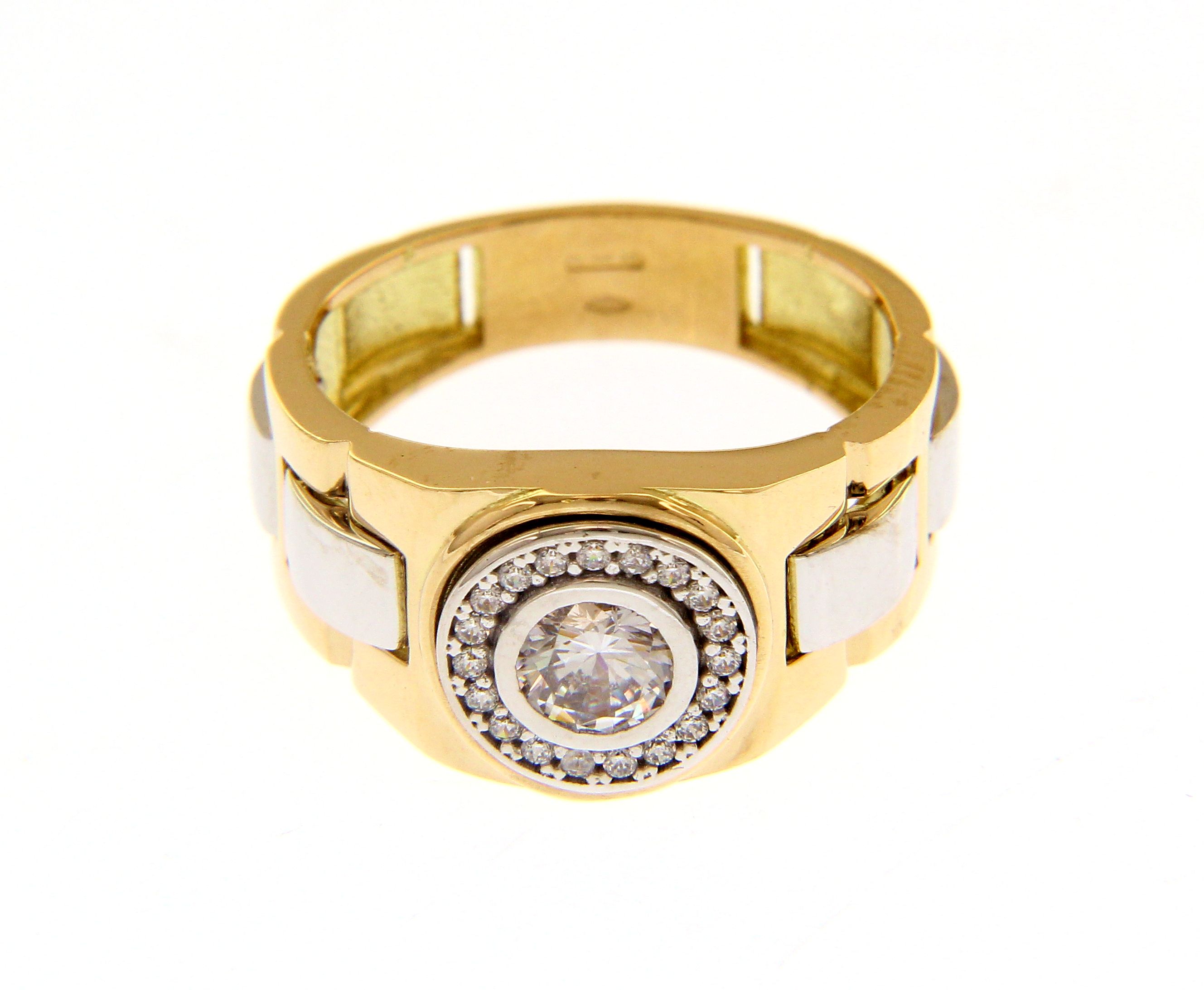 Stylish and bold 18ct Yellow gold Ring with Cubic Zirconia