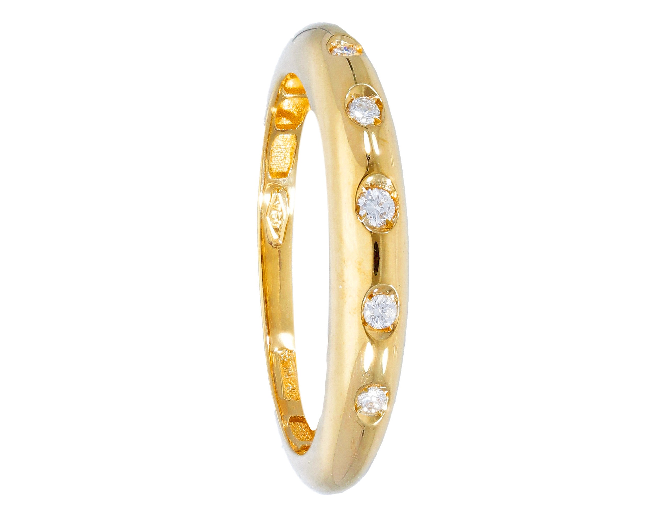 Beautiful 18K yellow gold ring with brilliant cubic zirconia