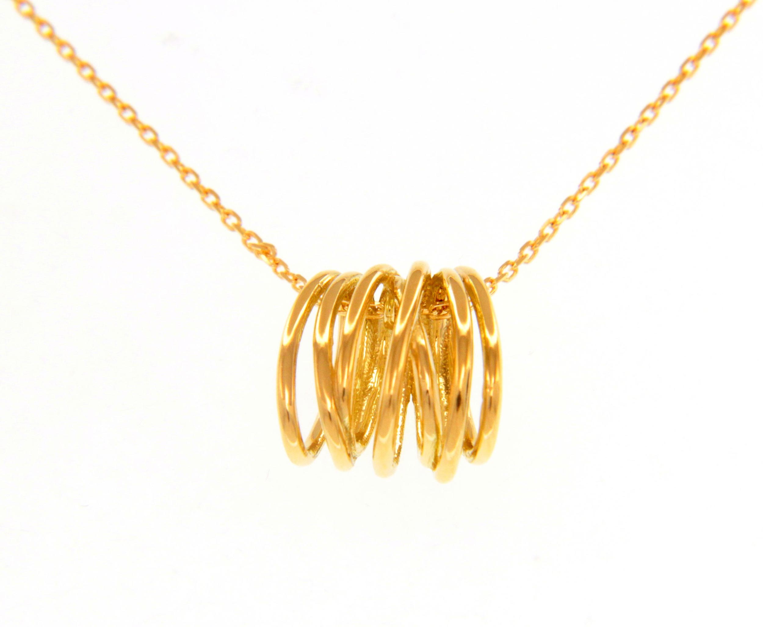Beautiful 18ct Yellow Gold Sliding Pendant Necklace