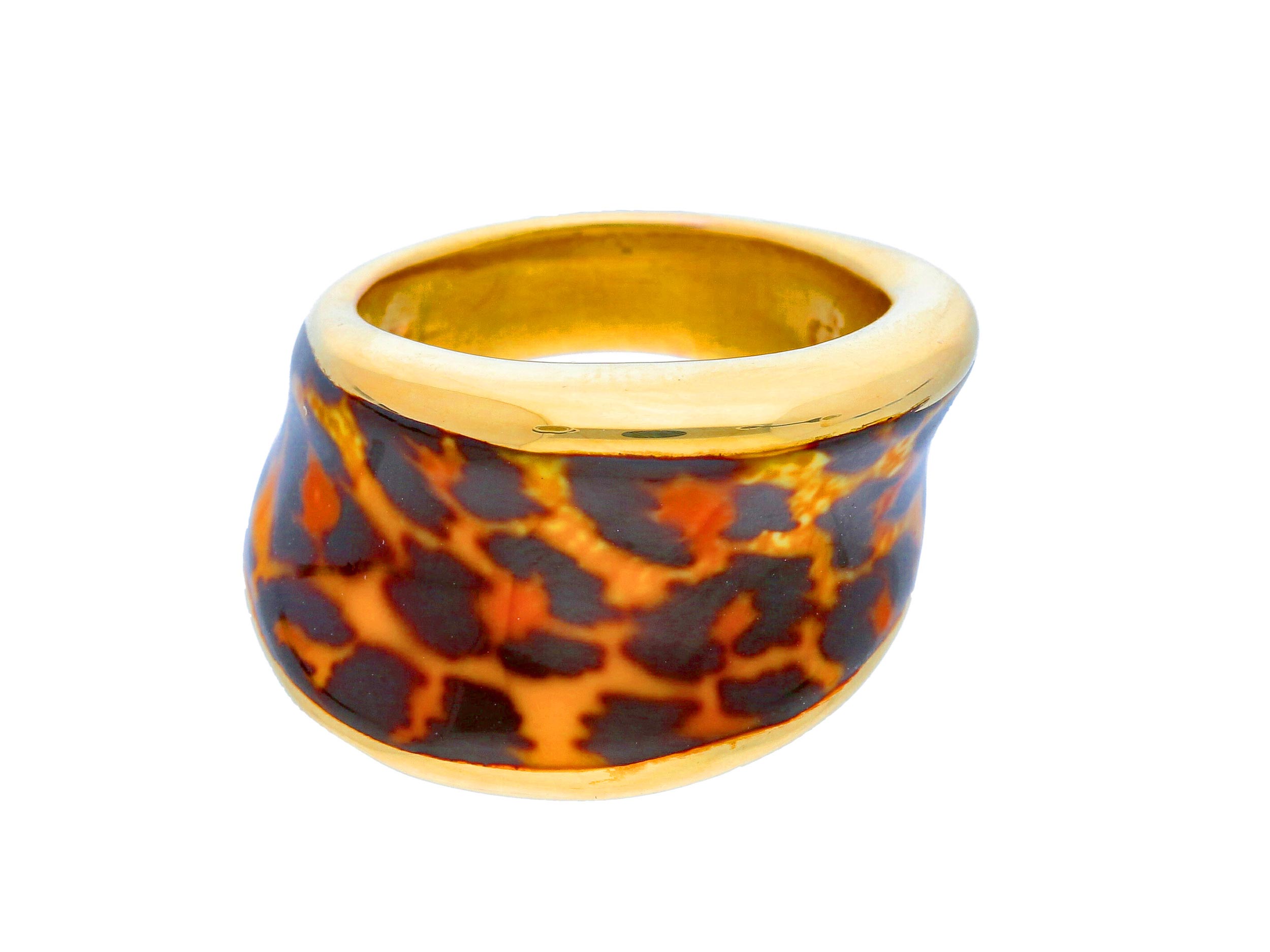 Beautiful 18ct Yellow Gold and Enamel Ring